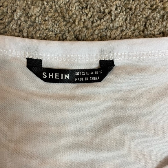 Mom Life 💀 Tee - Picture 4 of 6